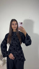 HAUT ASYMÉTRIQUE À FLEURS | NOIR