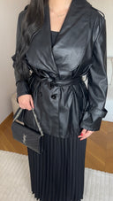 TRENCH EN CUIR NOIR CINTURÉ