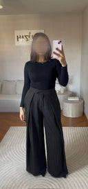 PANTALON LARGE NOIR À RAYURES