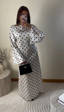 ROBE SATINÉE À POIS I BLANCHE