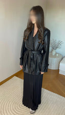 TRENCH EN CUIR NOIR CINTURÉ